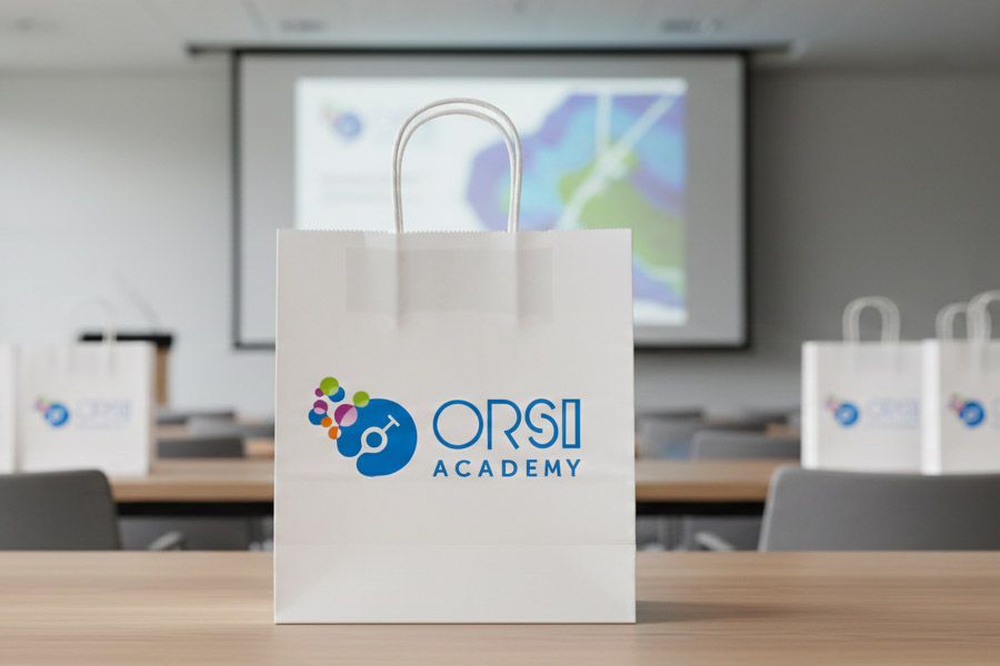 witte papieren zakjes met full color bedrukking voor Orsi Academy